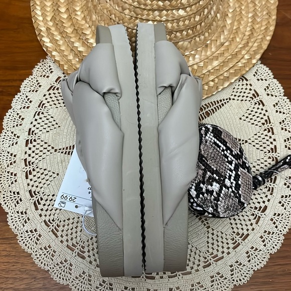 H&M Slides and Wallet Bundles - Picture 5 of 11